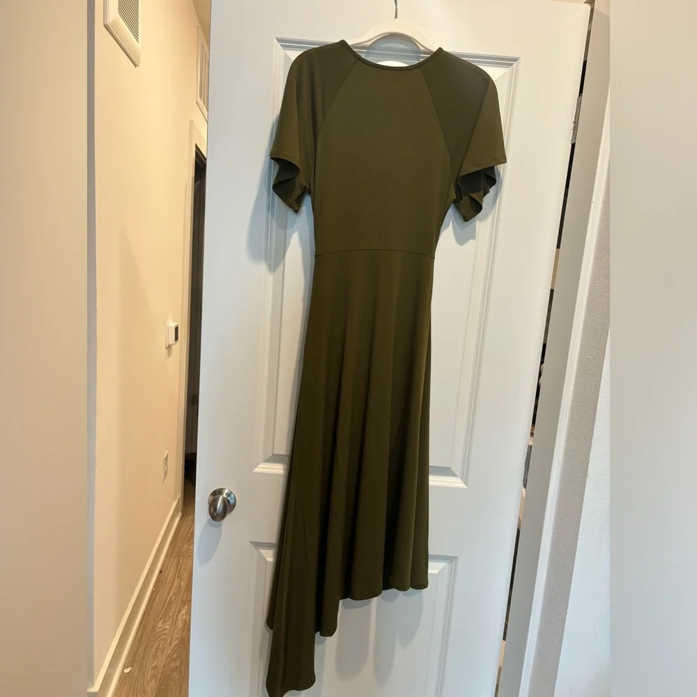 Small weworewhat army green dress with black rose appliqué - Picture 4 of 4